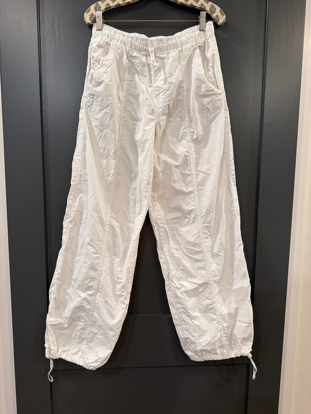 Zara Pantaloni bianchi modello parachute